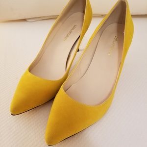 Womens pumps